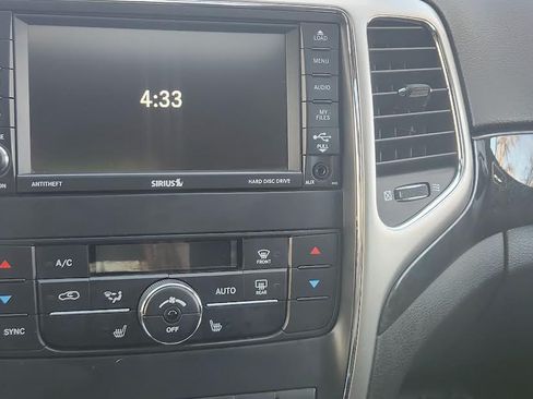 Used 2013 Jeep Grand Cherokee Laredo image 8