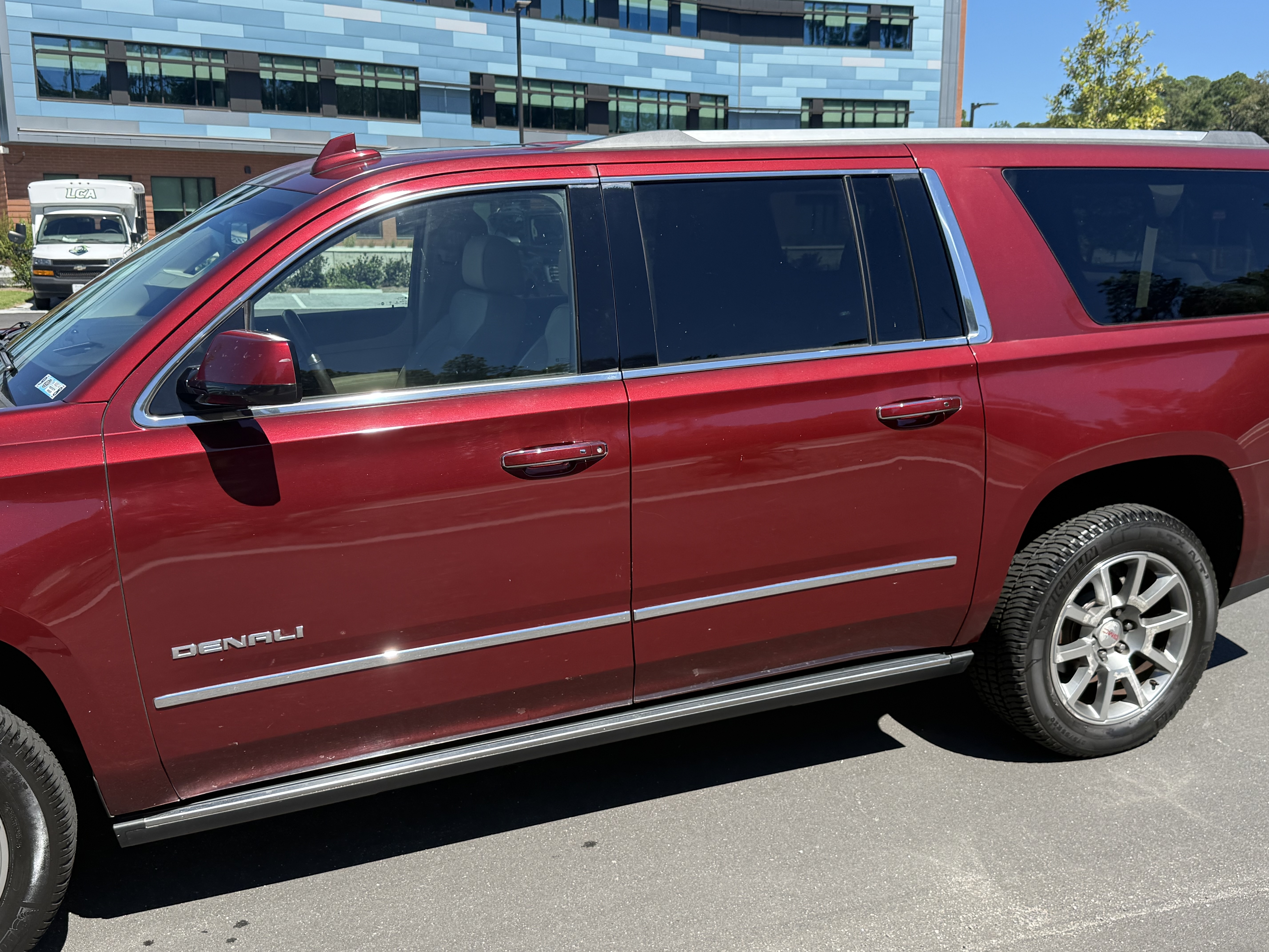 Used 2017 GMC Yukon XL Denali w/ Open Road Package AWD/4WD image 2