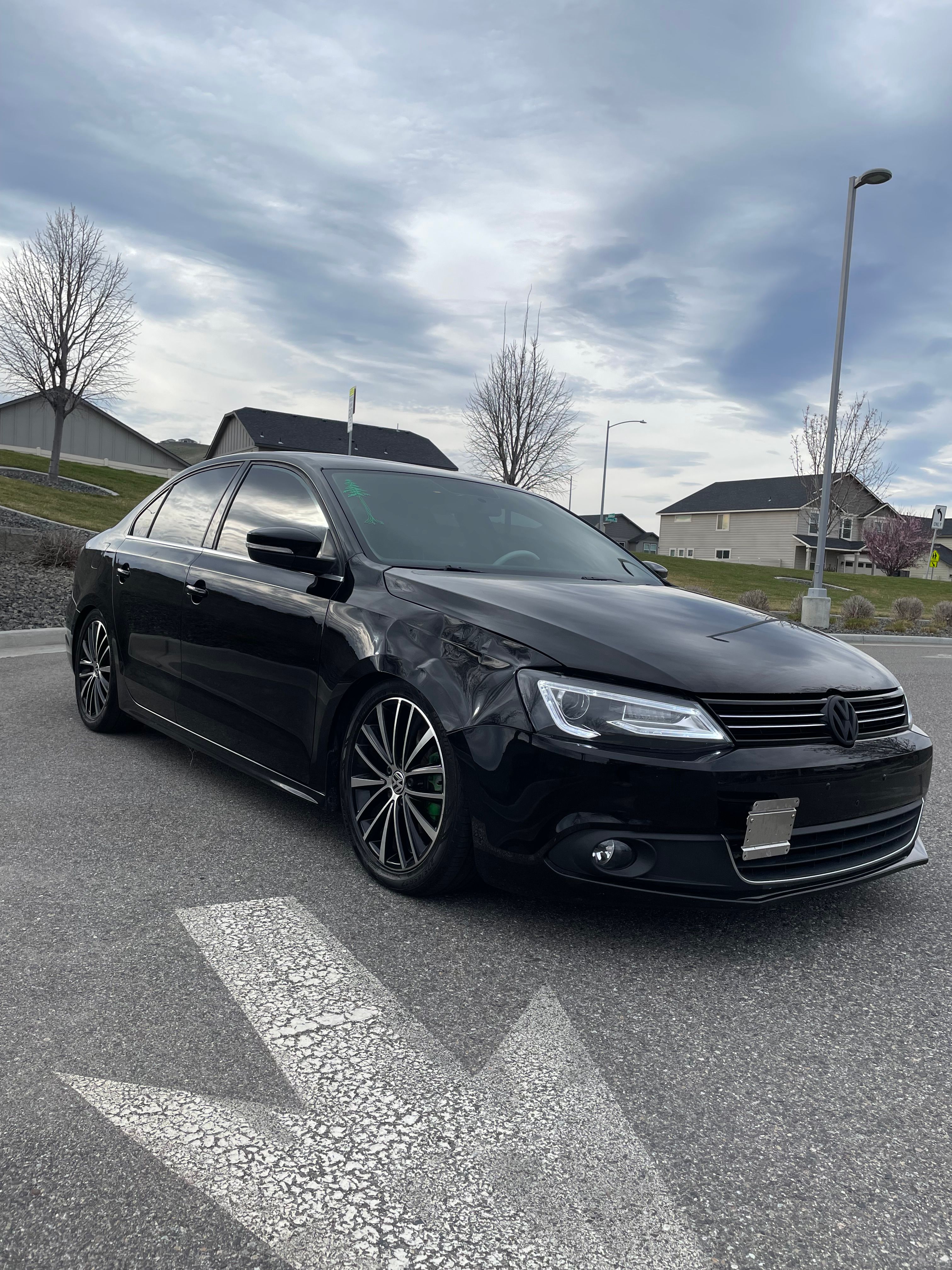 Used 2012 Volkswagen Jetta SEL FWD image 2