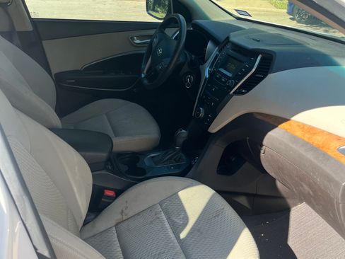 Used 2015 Hyundai Santa Fe GLS image 9
