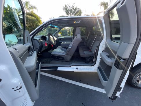 Used 2006 Ford F150 XLT image 12