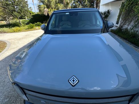 Used 2023 Rivian R1S Adventure image 11