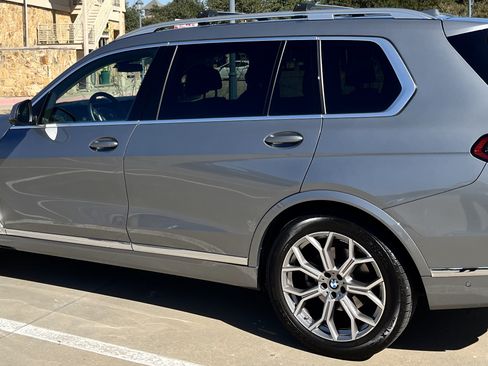 Used 2024 BMW X7 xDrive40i w/ Premium Package image 4