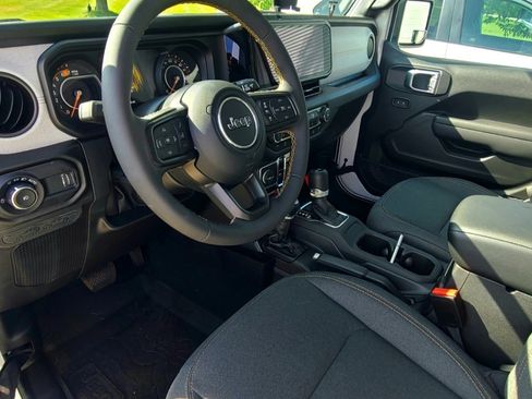 Used 2024 Jeep Wrangler Unlimited Sport image 11