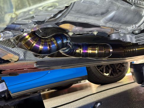 Used 2024 BMW M2 w/ Carbon Package image 5