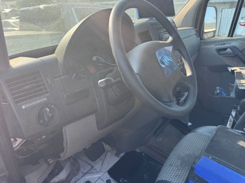 Used 2007 Dodge Sprinter 2500 w/ Comfort Seating Group image 23