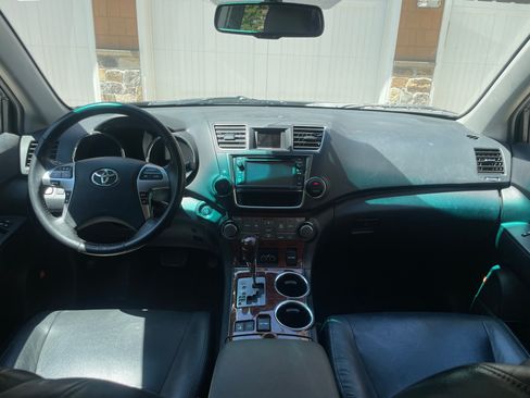 Used 2013 Toyota Highlander Limited AWD/4WD image 13
