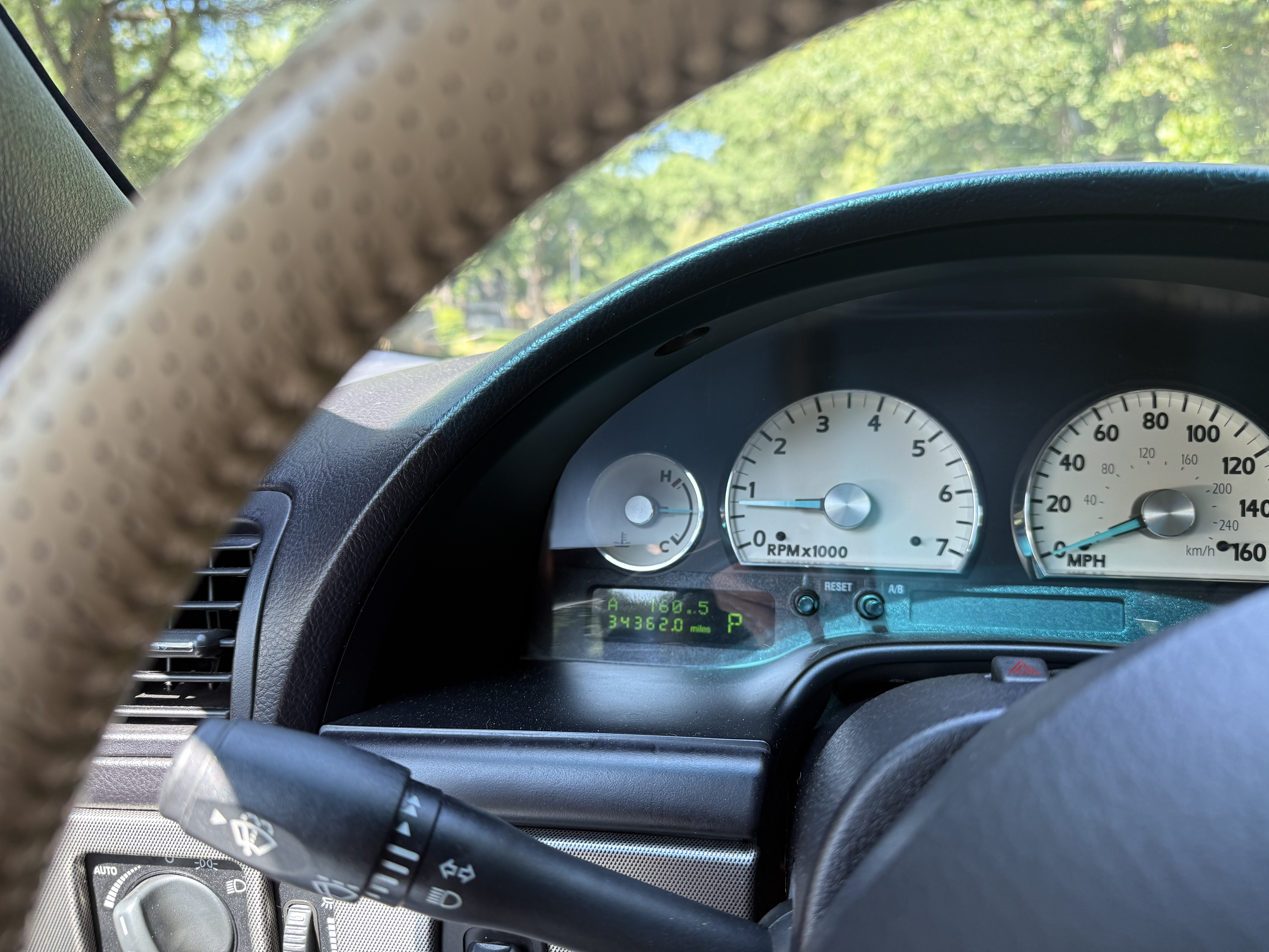 Used 2005 Ford Thunderbird RWD image 12