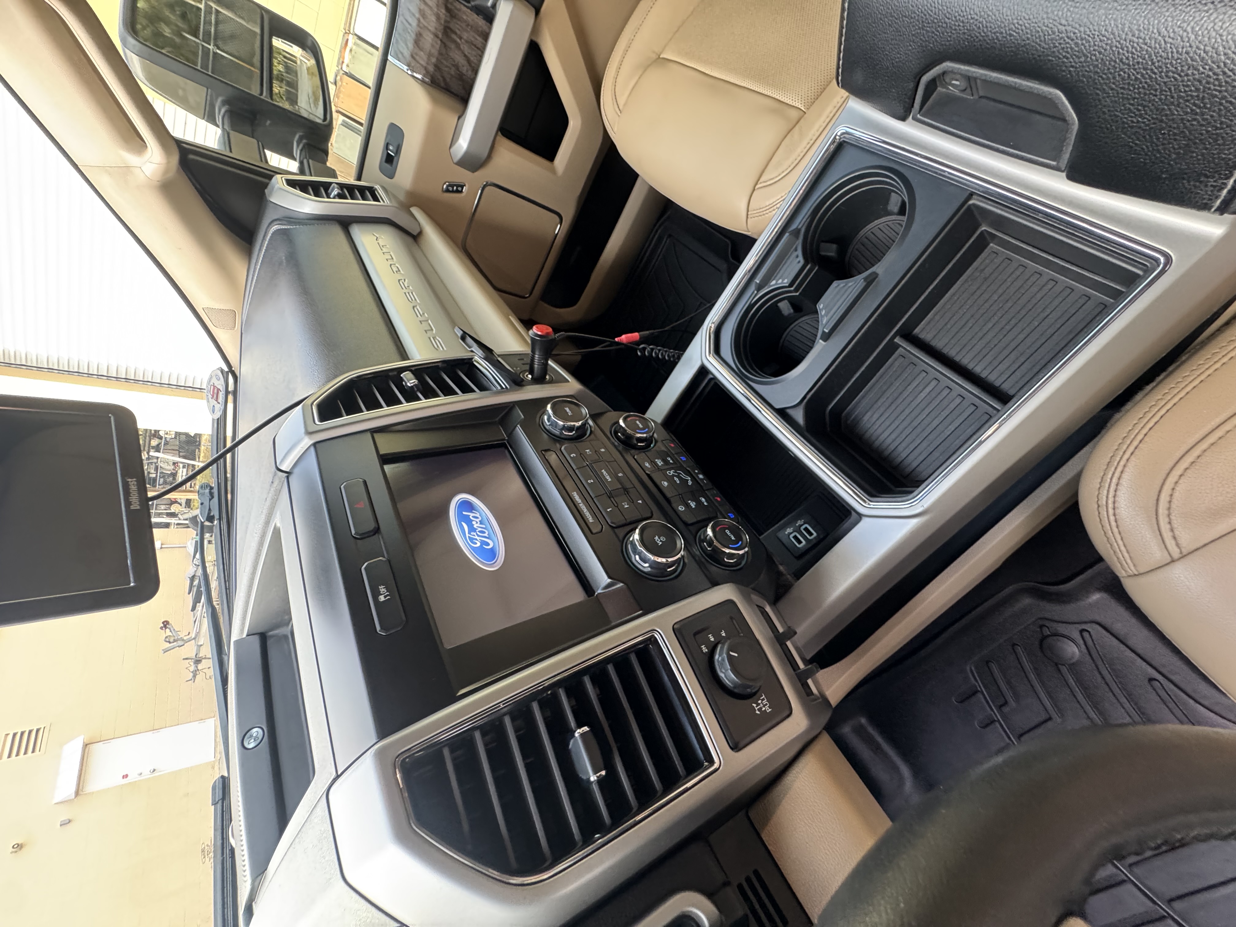 Used 2019 Ford F250 Lariat w/ Lariat Value Package AWD/4WD image 12
