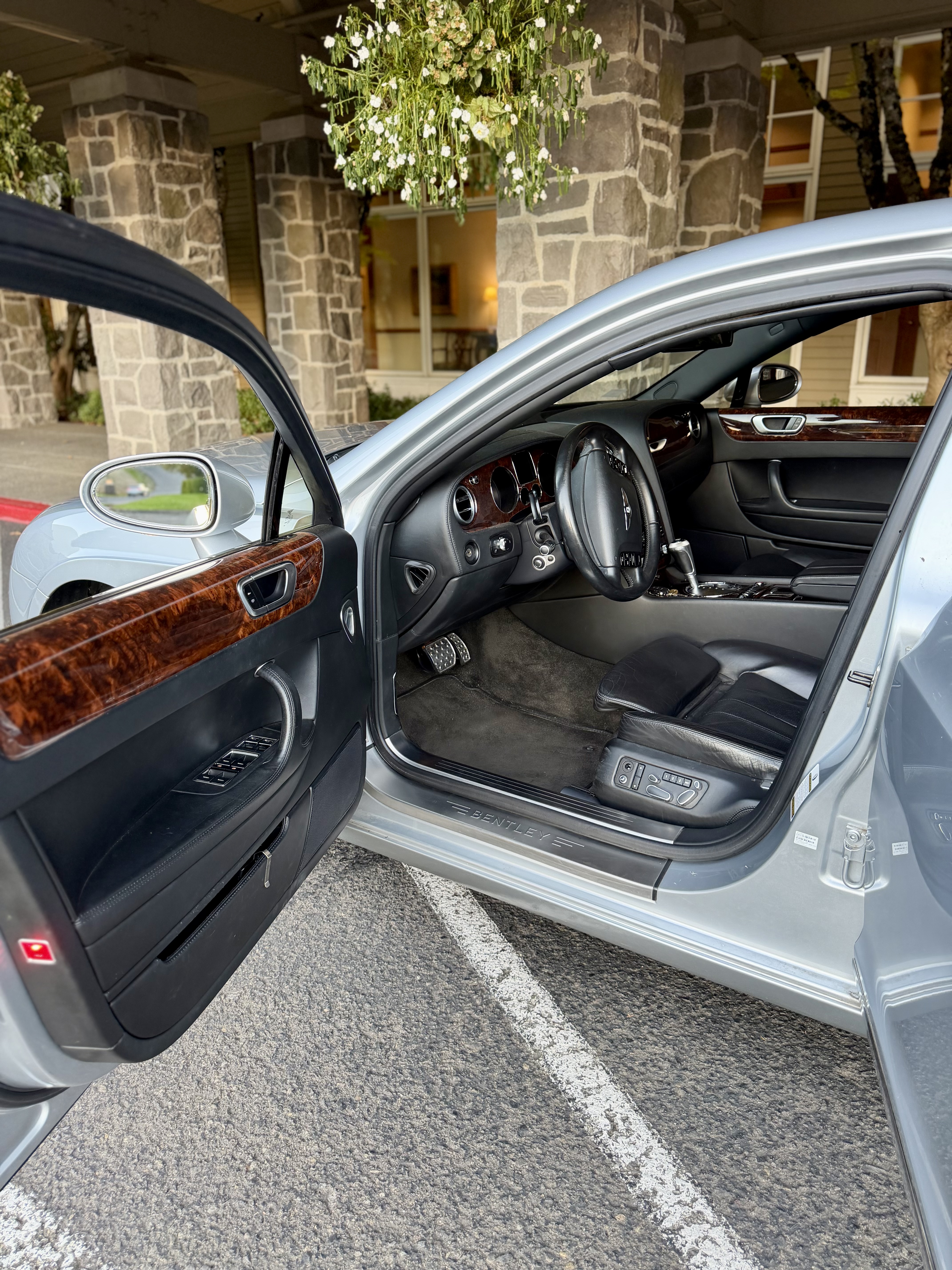 Used 2006 Bentley Flying Spur Flying Spur AWD/4WD image 9