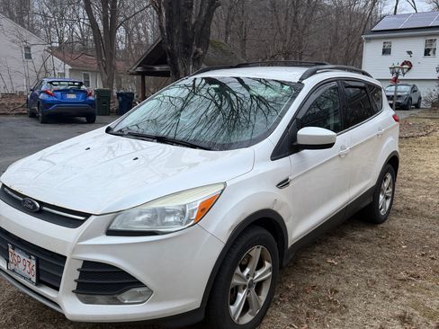 Used 2013 Ford Escape SE image 2