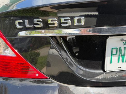 Used 2007 Mercedes-Benz CLS 550 image 2