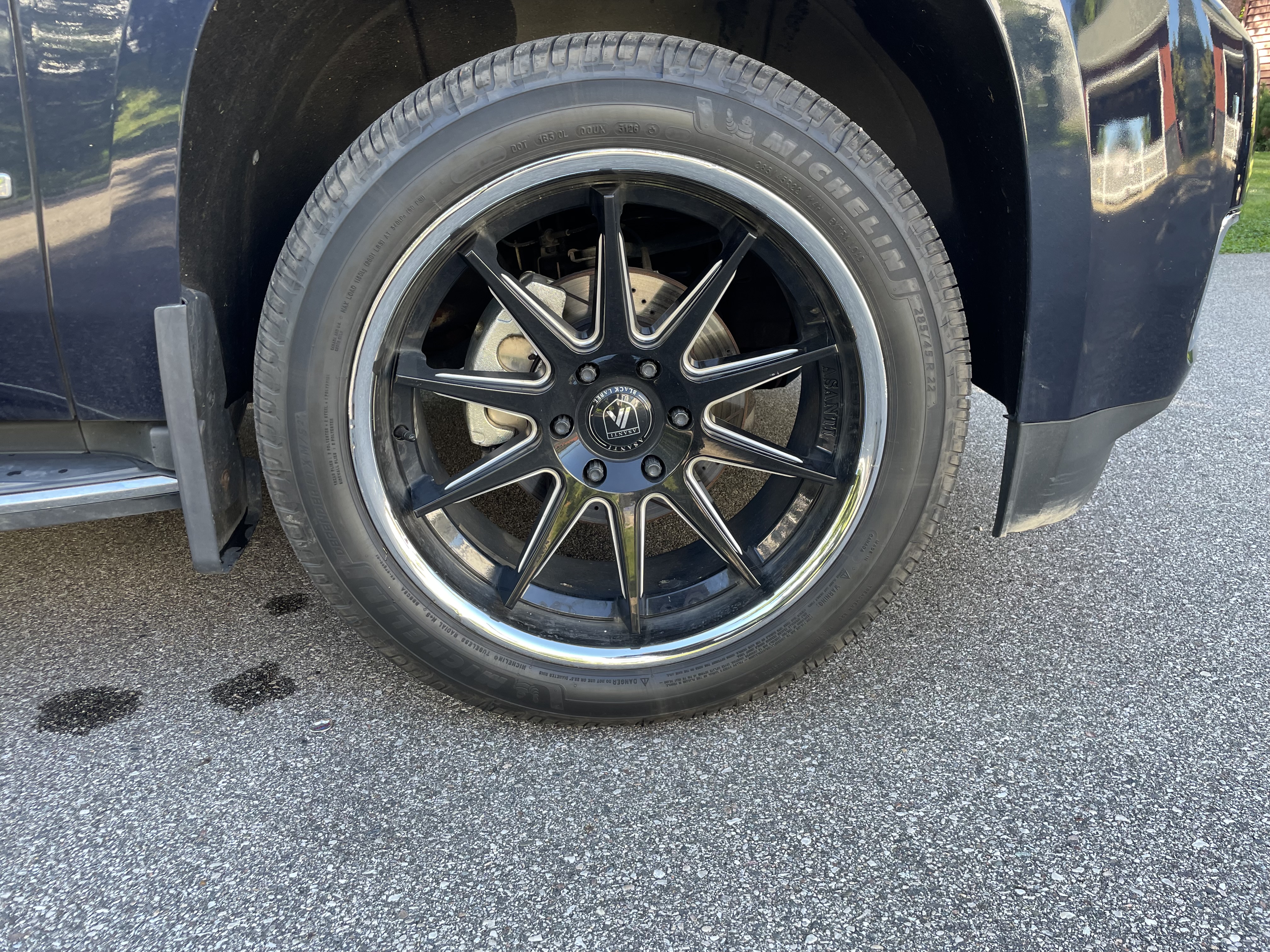 Used 2017 GMC Yukon Denali w/ Open Road Package AWD/4WD image 19