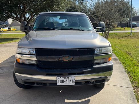 Used 2001 Chevrolet Silverado 2500 LS image 2