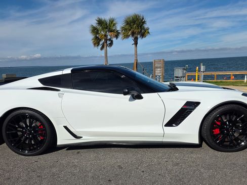 Used 2016 Chevrolet Corvette Z06 w/ 2LZ Preferred Equipment Group image 8