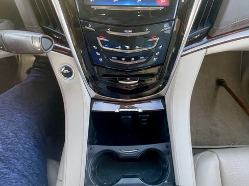 Used 2016 Cadillac Escalade Premium image 16