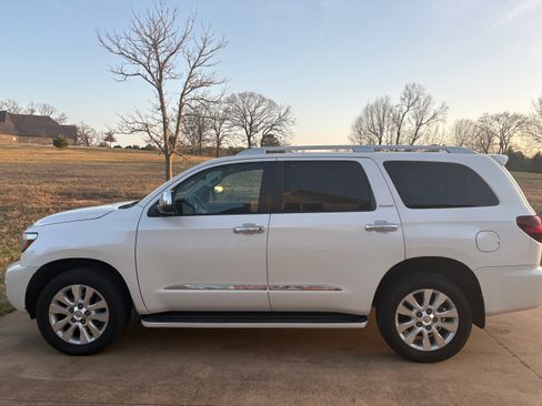 Used 2019 Toyota Sequoia Platinum image 4
