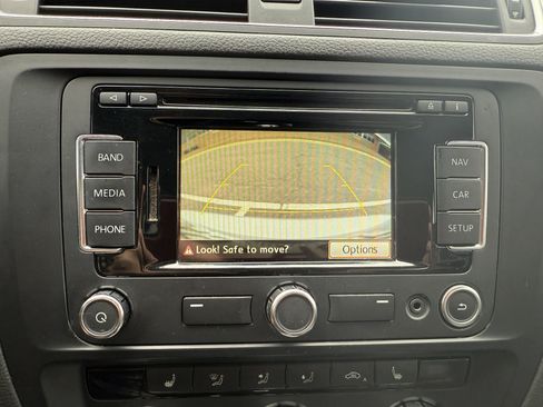 Used 2013 Volkswagen Jetta SEL Premium image 11