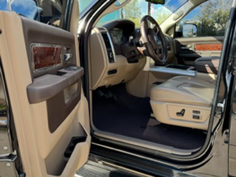 Used 2011 RAM 2500 Laramie w/ Protection Group image 10