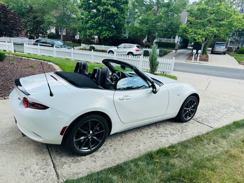 Used 2016 MAZDA MX-5 Miata Grand Touring RWD image 10