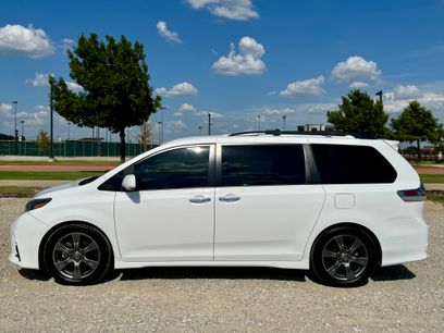Used 2020 Toyota Sienna SE