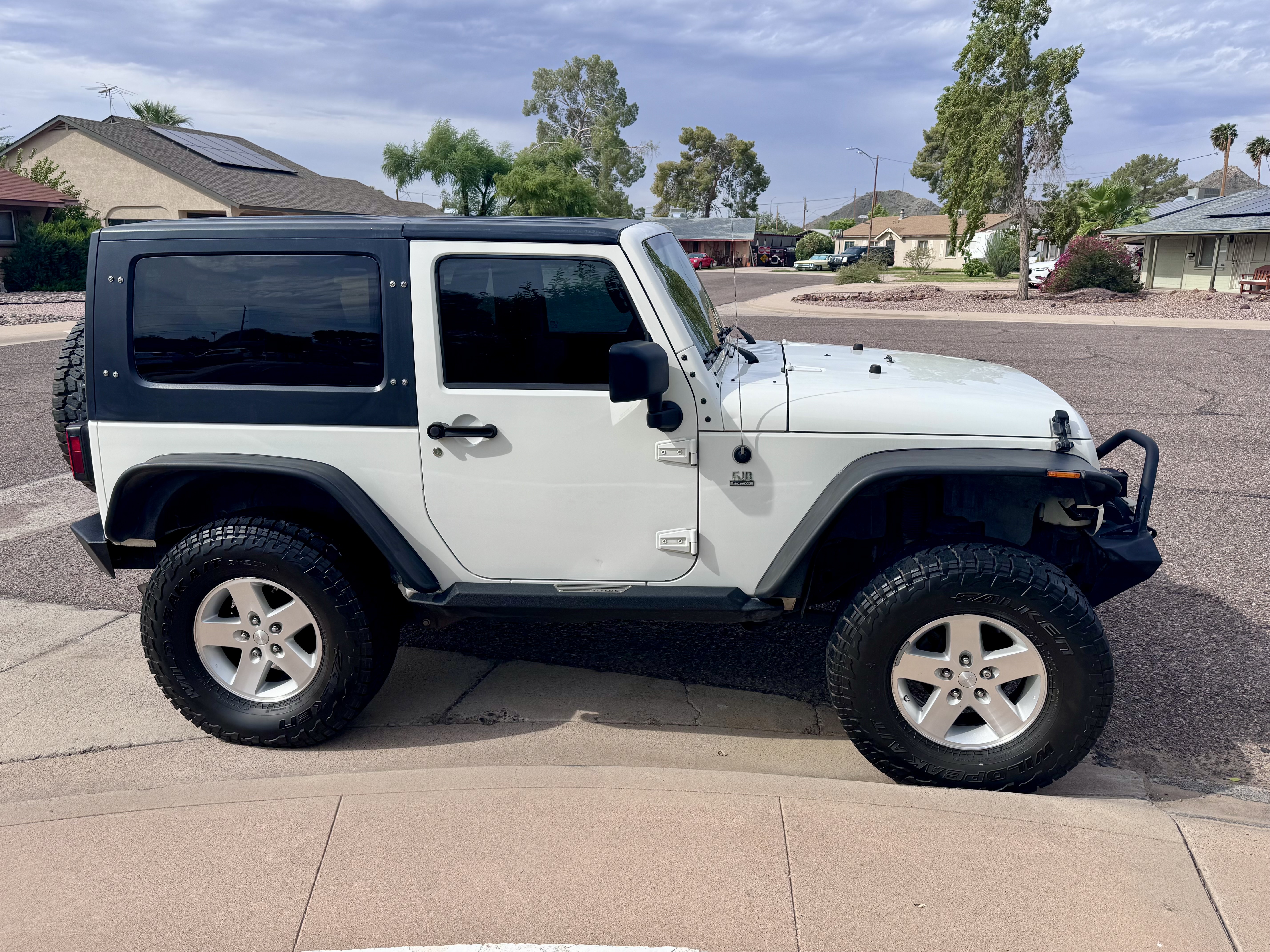 Used 2009 Jeep Wrangler X AWD/4WD image 4