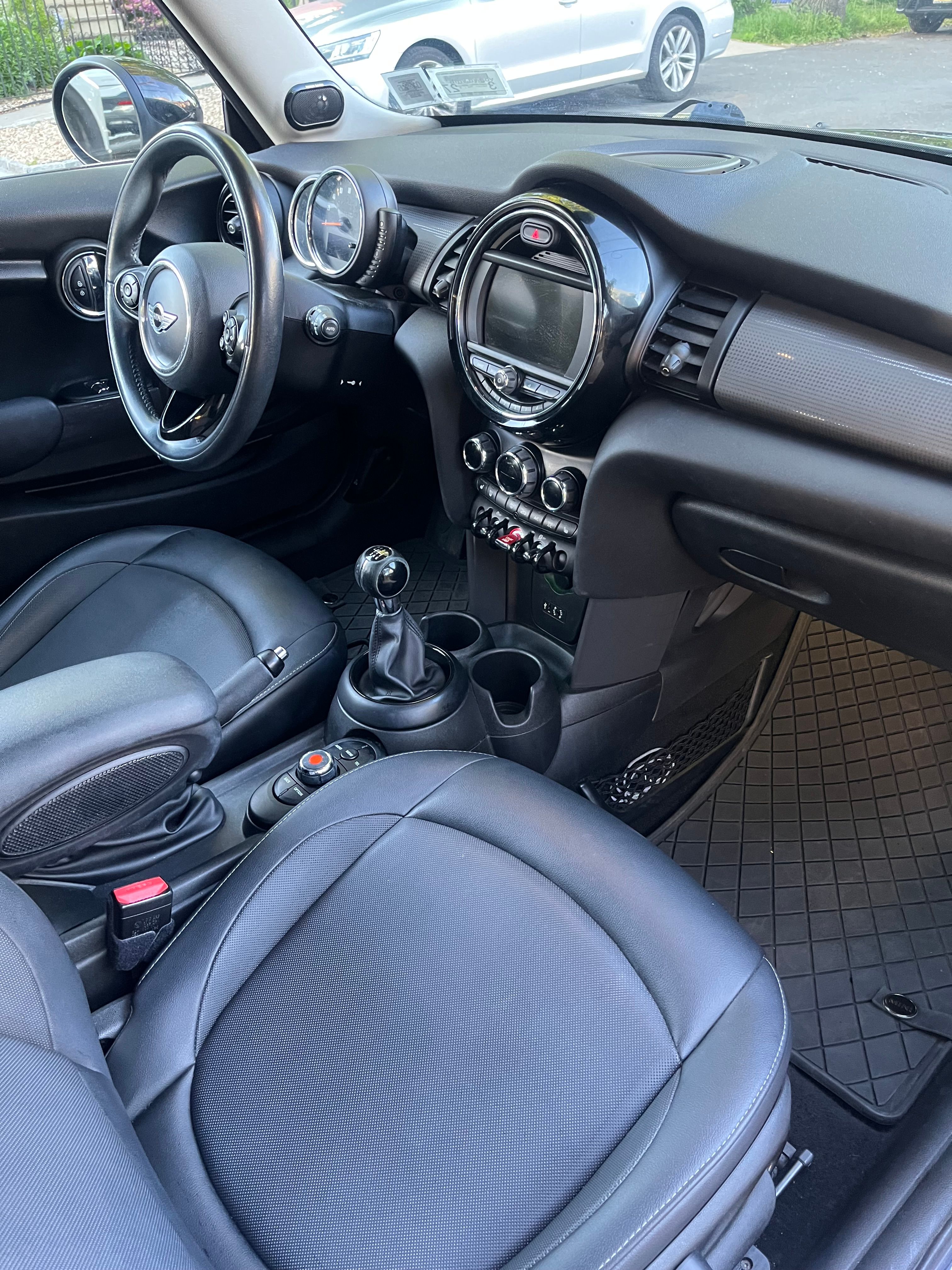 Used 2017 MINI Cooper 2-Door Hardtop FWD image 6