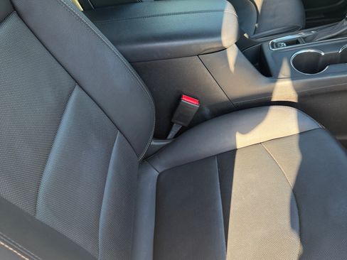 Used 2018 Chevrolet Equinox Premier image 10