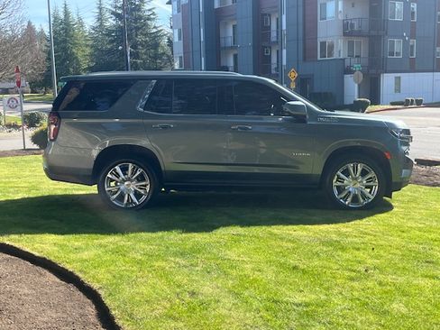 Used 2023 Chevrolet Tahoe High Country w/ Premium Package 2 AWD/4WD image 4