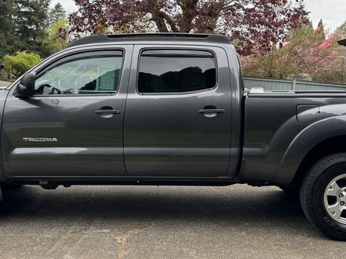 Used 2012 Toyota Tacoma 4x4 Double Cab w/ SR5 Pkg image 8