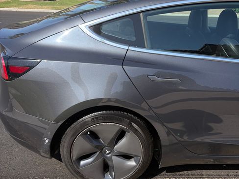 Used 2018 Tesla Model 3 Mid Range RWD image 15