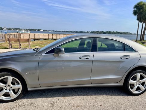 Used 2012 Mercedes-Benz CLS 550 4MATIC image 10