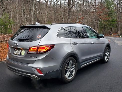 Used 2017 Hyundai Santa Fe Limited FWD image 2