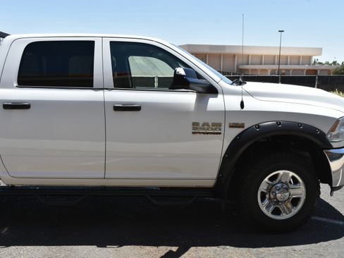 Used 2016 RAM 2500 Tradesman w/ Chrome Appearance Group AWD/4WD image 8