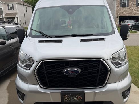 Used 2022 Ford Transit 350 XLT RWD image 2