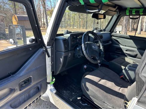 Used 2004 Jeep Wrangler 4WD w/ Smokers Group image 5