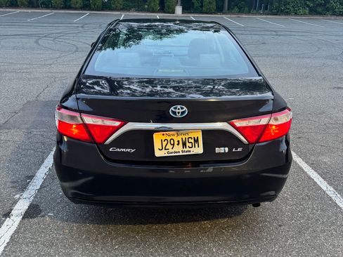 Used 2015 Toyota Camry LE FWD image 8