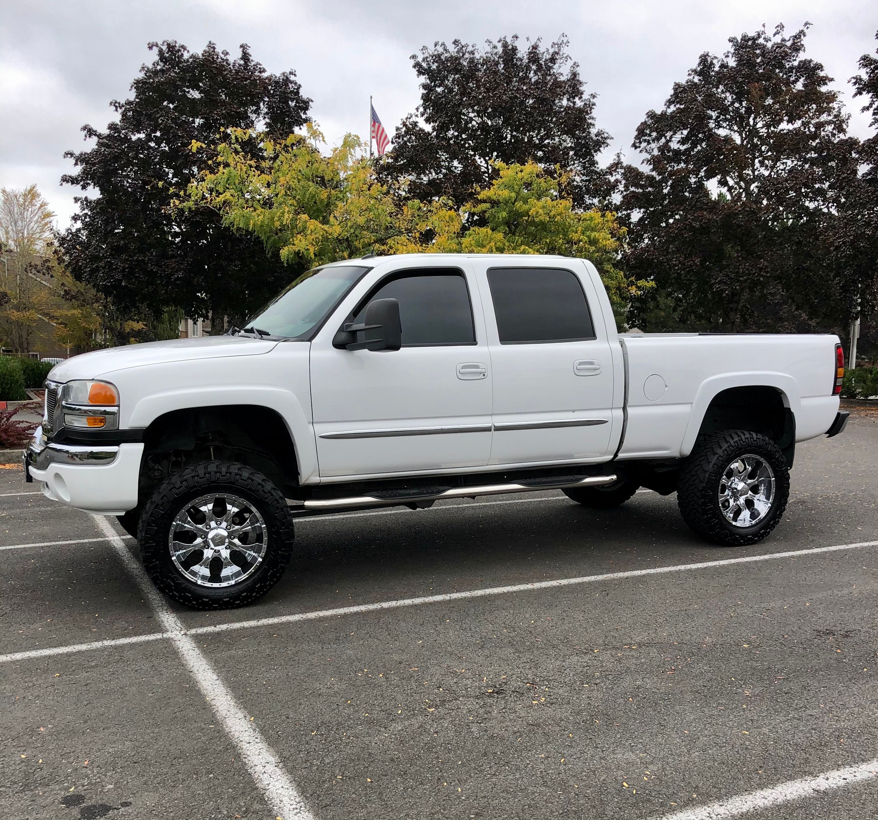 Used 2005 GMC Sierra 2500 SLT AWD/4WD image 1