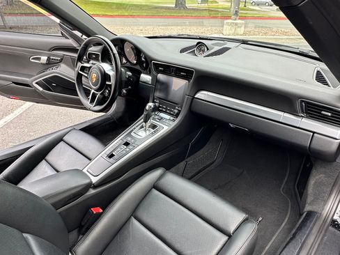 Used 2018 Porsche 911 Carrera image 15