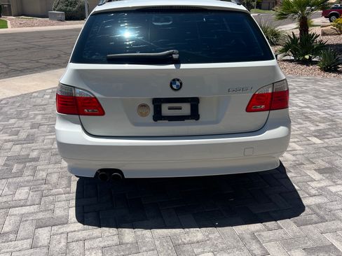 Used 2010 BMW 535i xDrive Wagon AWD/4WD image 6