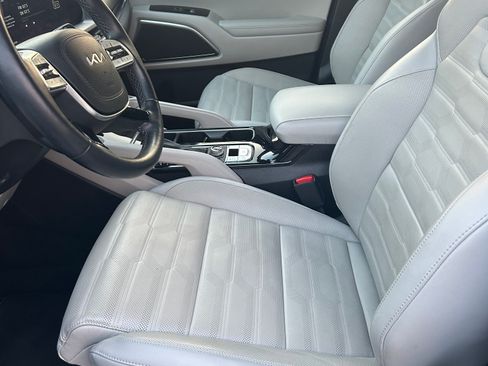 Used 2024 Kia Telluride SX Prestige image 9