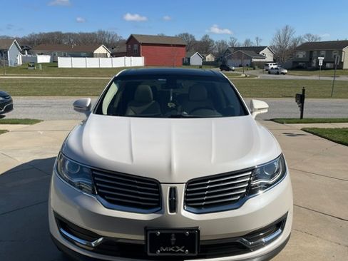 Used 2016 Lincoln MKX Reserve w/ Climate Package image 2