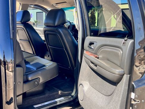 Used 2014 GMC Sierra 2500 Denali w/ Suspension Package, Off-Road image 15