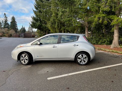 Used 2013 Nissan Leaf SL image 5