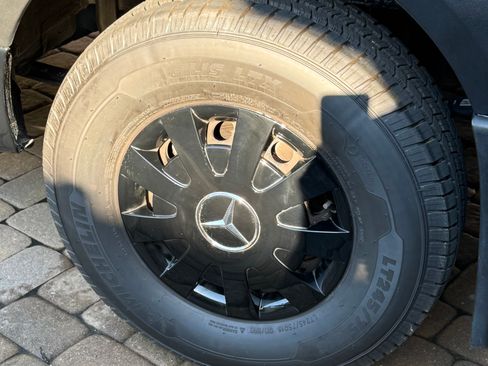 Used 2019 Mercedes-Benz Sprinter 1500 image 14