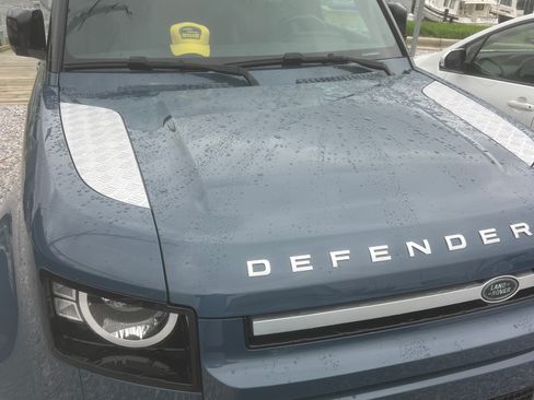 Used 2023 Land Rover Defender 90 S image 15