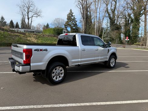 Used 2019 Ford F250 Platinum image 9