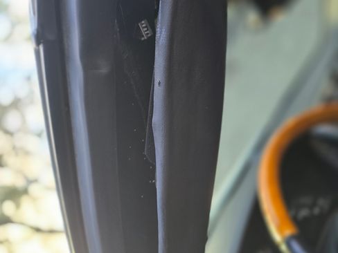 Used 2009 Cadillac XLR image 11