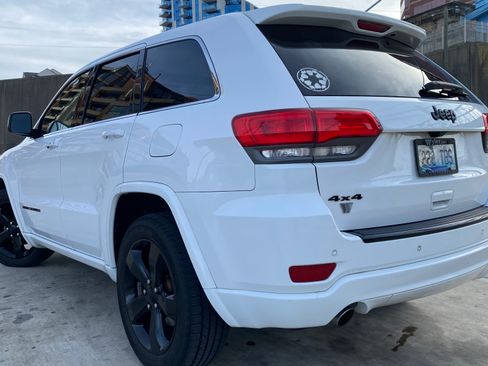 Used 2015 Jeep Grand Cherokee Altitude image 13