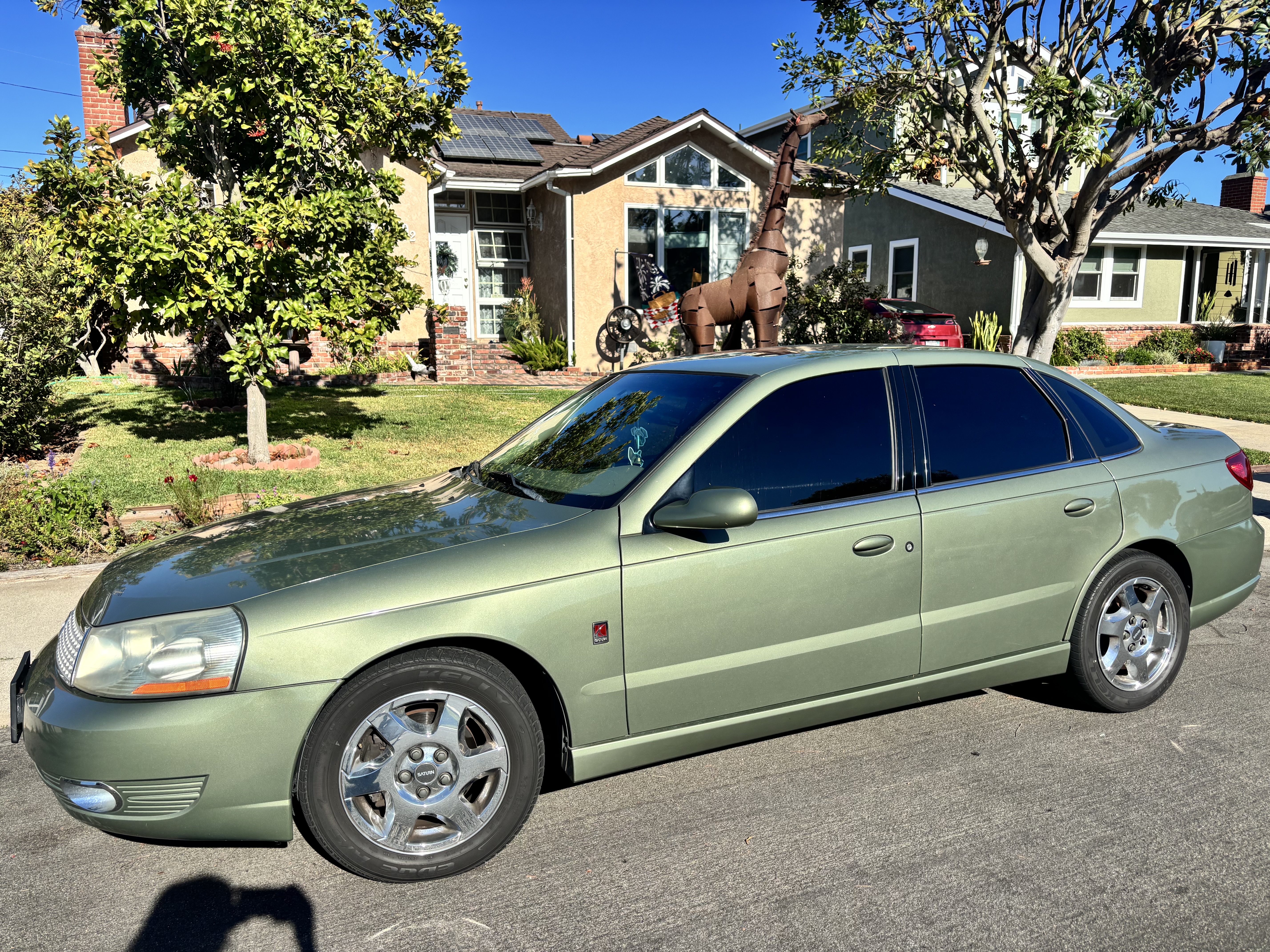 Used 2004 Saturn L-Series L300 FWD image 1